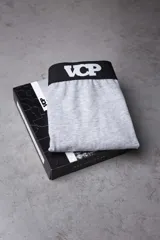 Calzoncillo bóxer gris con cintura elástica negra y logo VCP en blanco.