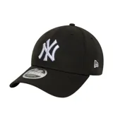 Gorra negra de New Era modelo Forty Mc Neyyan, con logo de los New York Yankees bordado en blanco en el frente y logo de New Era bordado en blanco en el lateral.