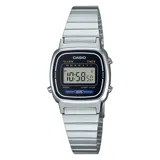 Reloj Casio digital plateado con correa de acero inoxidable, pantalla con visualización de hora, fecha, alarma y cronómetro.