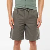 Bermudas de sarga color caqui.