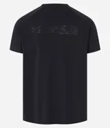 Remera deportiva color coral, de corte regular, con cuello redondo y mangas cortas. Confeccionada en tejido de poliéster con tecnología Dry y estampa lettering en gel en el pecho.