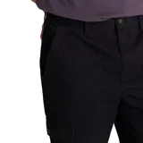Pantalón cargo color verde oliva, de corte recto, con bolsillos laterales con solapa y bolsillos traseros.