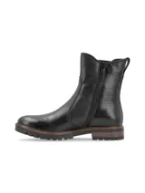 Botín de cuero negro con elásticos laterales al tono, caña media y suela de goma con detalle de vira marrón.