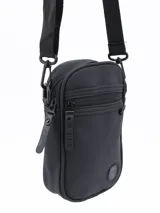 Morral bandolera negro con cierre superior y bolsillo frontal con cierre.