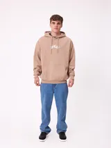 Canguro negro con capucha y cordones ajustables, bolsillo canguro frontal y logo de Rusty estampado en el pecho.