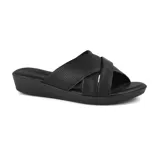 Sandalia Usaflex con capellada de cuero color negro y tiras cruzadas. Forro Usa Care en tejido resistente, suave y sedoso, que previene la propagación de bacterias. Suela Comfy extragruesa para mayor comodidad.