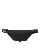 Riñonera negra Jack & Jones con correa regulable y cierre con cremallera.