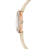 Reloj Certa con caja redonda de 30 mm en tono oro rosa y bisel con 30 cristales. Esfera guilloché con el logotipo del cisne de Swarovski e índices de cristal. Correa de piel italiana color beige.