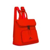 Mochila negra de cuero sintético con cierre superior y bolsillo frontal con logo de la marca. Tiene asa de mano y correas ajustables para los hombros.