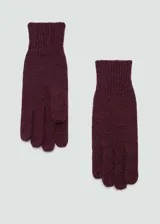 Par de guantes de punto color bordó, con puño acanalado.