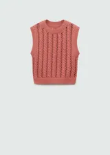 Chaleco de punto grueso color rosado, con diseño calado y cuello redondo.