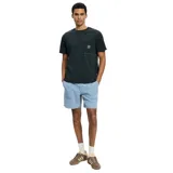 Remera negra de algodón con bolsillo en el pecho y logo bordado. Corte clásico y manga corta.