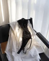 Soutien con aro, de encaje floral y micro tul color verde. Breteles fijos con largo regulable.