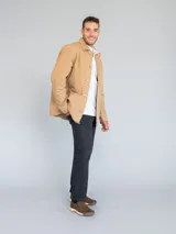 Zapato casual Hush Puppies modelo Consin, color marrón, de cuero, con cuello acolchado y sistema de calce slip on.