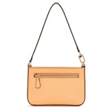 Cartera de hombro color beige con correa ajustable, múltiples compartimentos internos y logo triangular metálico en el frente.