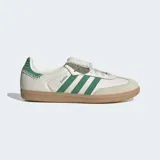 Championes Adidas Samba LT blancos con detalles en verde, suela color caramelo y puntera de gamuza.