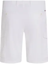 Bermuda cargo blanca de corte amplio, con pierna recta y múltiples bolsillos. Confeccionada en sarga de algodón elástico.