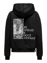 Sudadera negra con capucha, calce regular, hombros caídos, mangas largas y puños acanalados. Estampado en la espalda con una imagen y la frase "BE AFRAID & DO IT ANYWAY".