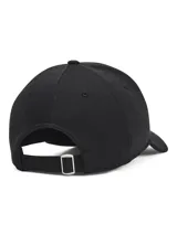 Gorro Under Armour blanco con logo negro bordado en el frente.