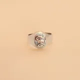 Anillo de plata 925 con aplique en oro 9k, con el símbolo de químico farmacéutico.