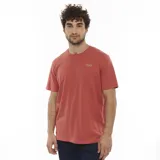 Remera de hombre color ladrillo, de corte recto y manga corta. Presenta el logo de la marca bordado en el pecho.