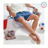 Shorts de baño azul marino con vivos blancos y rojos, edición 2024, diseñados y confeccionados artesanalmente en Uruguay.
