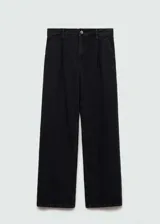 Pantalón de jean negro de corte recto, tiro medio, con pinzas delanteras, cierre de cremallera y botón.