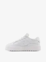 Championes New Balance CT302 de cuero blanco, con logo "N" en los laterales y suela de plataforma.