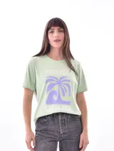 Remera blanca con estampado de dos tigres rojos enfrentados y texto en chino.