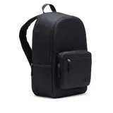 Mochila Nike Heritage negra con doble cierre superior, bolsillo frontal con cierre y logo de la marca bordado en la parte inferior.