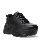 Championes urbanos negros con plataforma y suela track.