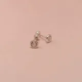 Par de aros abridores de plata 925 con circonias engarzadas.