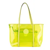 Bolso tote transparente color verde flúor con asas y ribetes en verde claro. Incluye un neceser interior desmontable con cierre y logo de la marca. Amplio y moderno, ideal para la playa o uso diario.