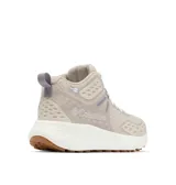 Bota de trekking color beige, de caña media, con tecnología OutDry™ que la hace impermeable y transpirable. Cuenta con sistema Navic Fit™ para mayor comodidad y estabilidad, entresuela TechLite+™ para amortiguación y suela Adapt Trax™ para tracción en terrenos secos o mojados.