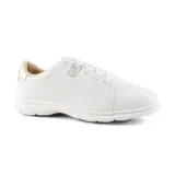 Championes blancos de cuero sintético con cordones y detalles plateados en el talón.
