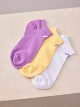 Pack de tres pares de medias de tobillo en colores lila, amarillo y blanco.