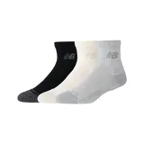 Pack de tres pares de medias New Balance unisex, modelo Active Cushion. Un par negro, un par blanco y un par gris, con logo de la marca en el tobillo.