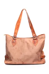 Bolso tote de cuero color marrón claro, con doble asa de cuero y cierre superior.