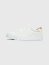 Zapatillas urbanas Tommy Hilfiger color blanco, de cuero sintético, con cordones y suela cupsole.