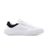 Championes Skechers Cordova Classic Lighto, color blanco con detalles en negro en el talón y logo de la marca en dorado en el lateral.