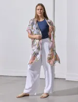 Kimono Barrington de modal con estampado de flores.