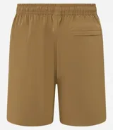 Bermuda color beige, con cintura elástica, cordón para ajuste, bolsillos laterales y trasero.