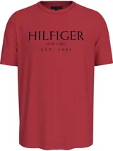 Remera roja de algodón con logo de Tommy Hilfiger bordado en el pecho.