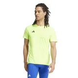 Remera deportiva color verde flúor de corte clásico, con cuello redondo y logo de Adidas estampado en negro en el pecho.
