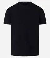 Remera slim de manga corta color salmón, de punto medio, sin estampado y cuello redondo.