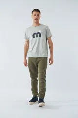 Pantalón de jogging negro de felpa con logo estampado y en goma, bolsillos con cierre, cierres en los tobillos, cintura ajustable y puños.