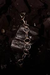 Pulsera hecha a mano en plata 925, con eslabones circulares grandes y medida regulable.