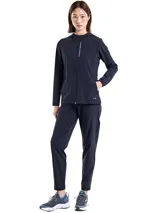 Campera deportiva Under Armour Outrun The Storm para mujer, color negro, con capucha y cierre frontal completo.