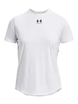 Remera deportiva Under Armour negra de corte clásico con logo estampado en el pecho.