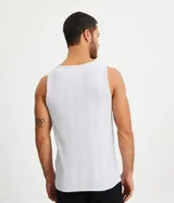 Musculosa de pijama para hombre, color gris claro, confeccionada en algodón texturizado.